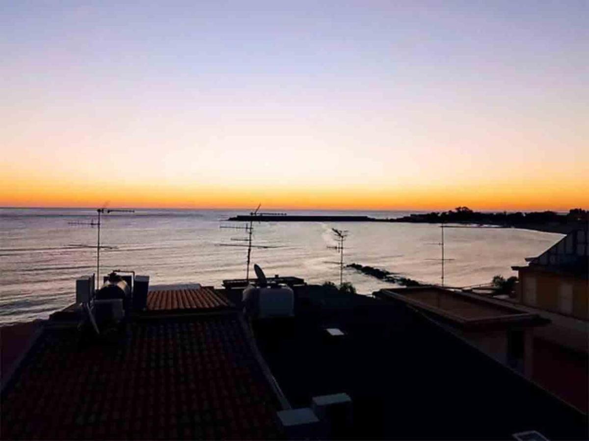 Naxos 101 Apartment A Due Passi Dal Mare Giardini Naxos Esterno foto